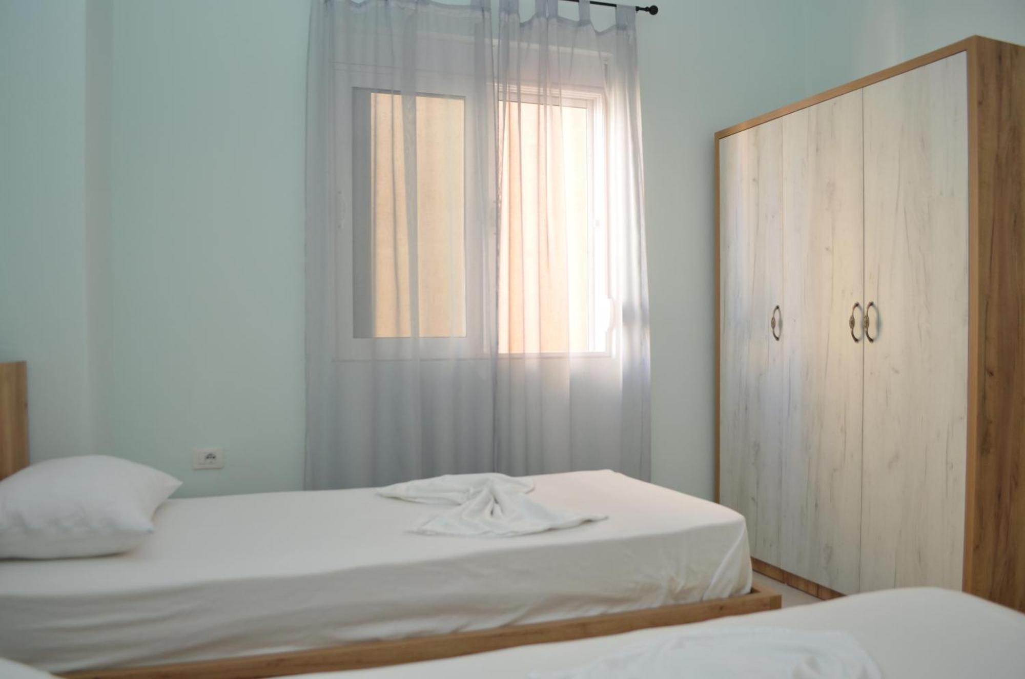 Ferienwohnung Sunset Penthouse Sarandë Exterior foto