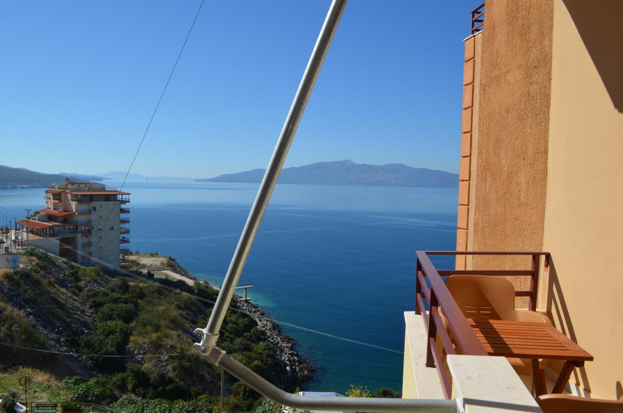 Ferienwohnung Sunset Penthouse Sarandë Exterior foto