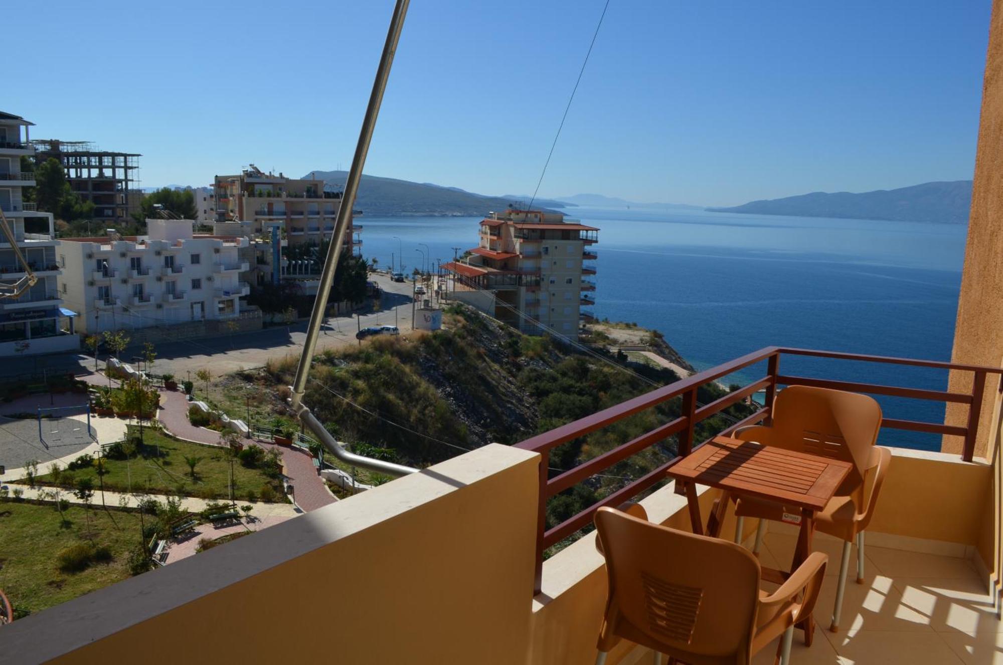 Ferienwohnung Sunset Penthouse Sarandë Exterior foto