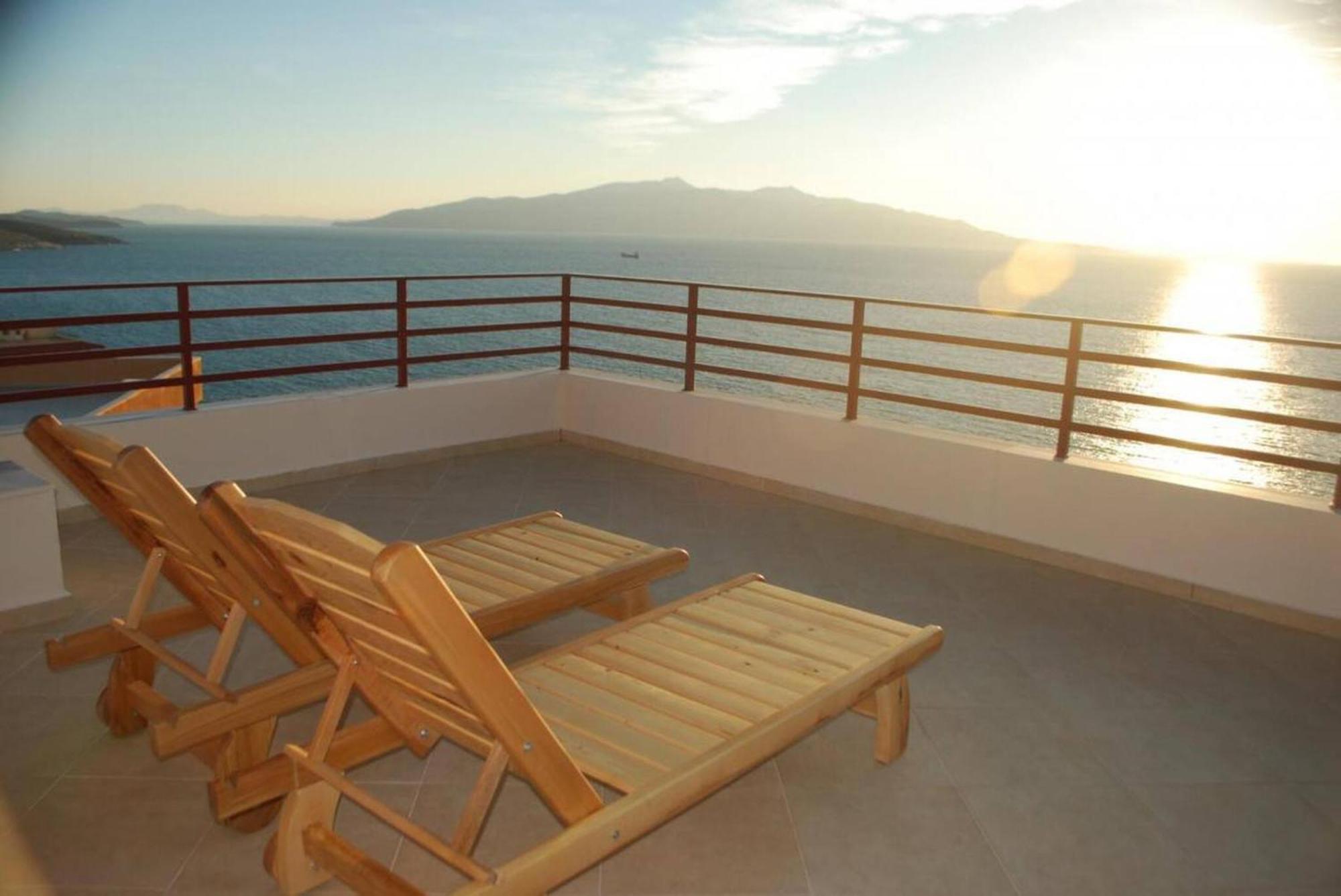 Ferienwohnung Sunset Penthouse Sarandë Exterior foto