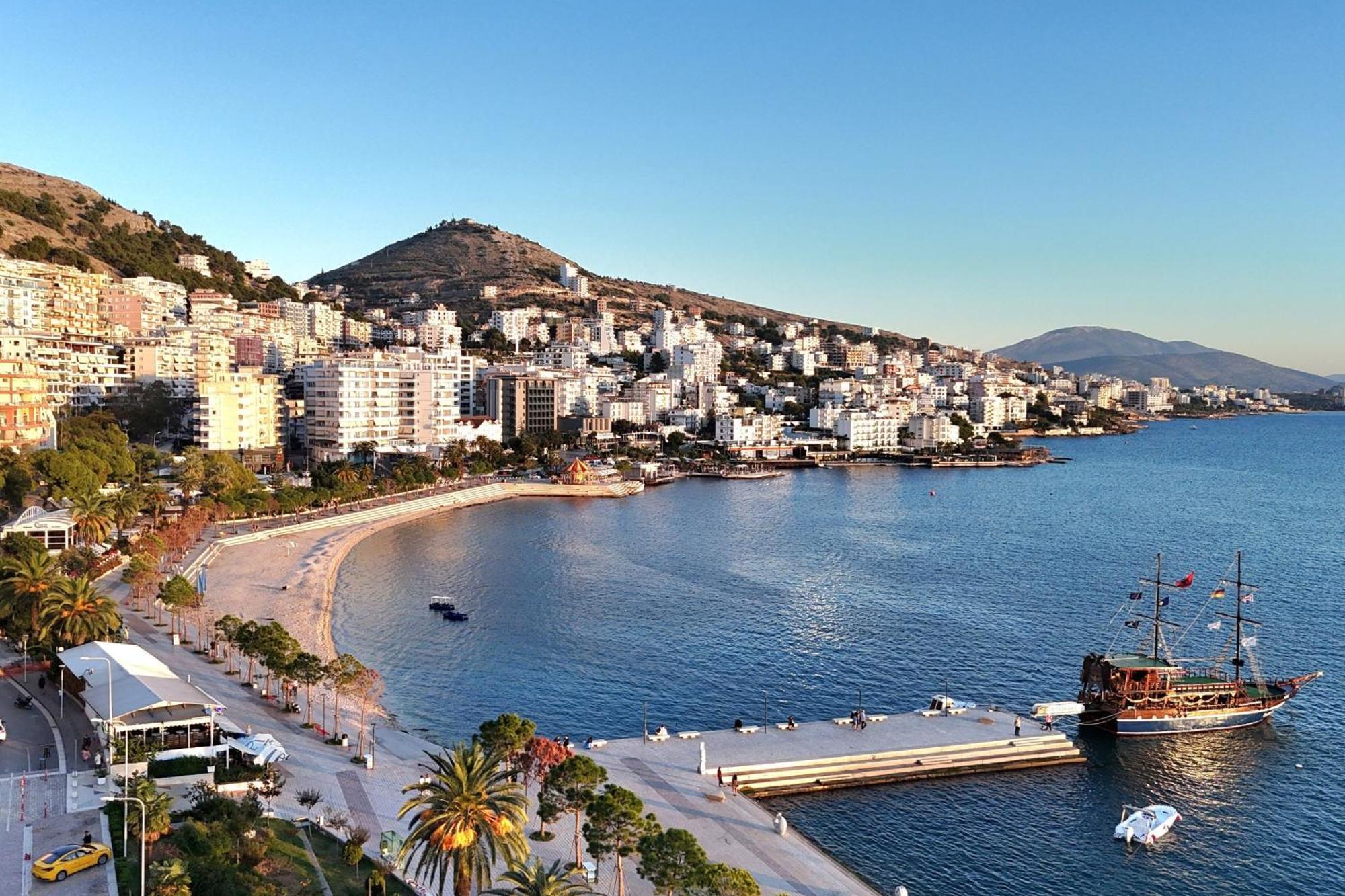 Ferienwohnung Sunset Penthouse Sarandë Exterior foto