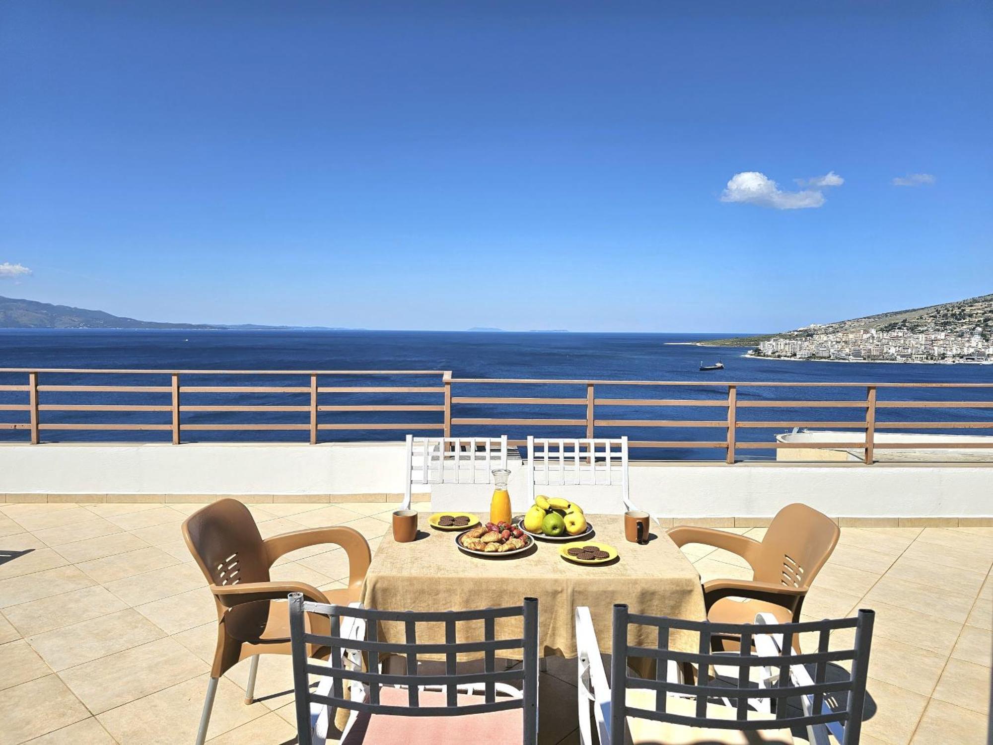 Ferienwohnung Sunset Penthouse Sarandë Exterior foto